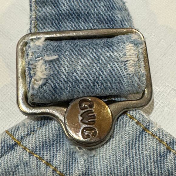 Vintage GWG Distressed Denim Overalls Flared Jeans Womens Size 32x32 Red Strap - Picture 4 of 14